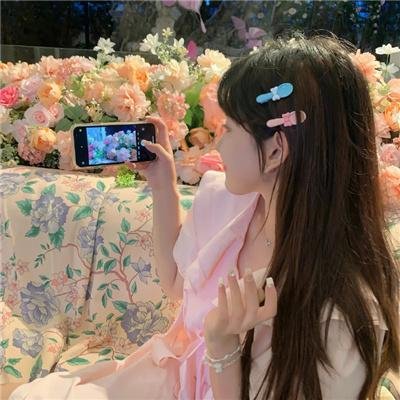 艳谍飘香